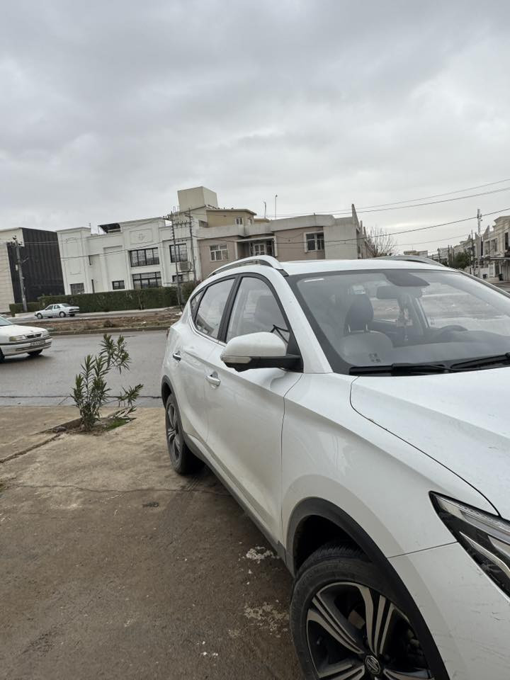 سيارة MG ZS 2024 فول مواصفات فئة LUX
مواصفات1/1
بصمه
هيتر كشنات
بانوراما
تحكم مري
تعديل كهربائي لمقعد السائق

شاشة معلومات تعمل باللمس (حوالي 10.1”) تدعم Apple CarPlay و Android Auto.  
 • دخول ذكي وتشغيل بالبصمة/زر (Keyless & Push Start).  
 • مقاعد جلد / مريحة.  
 • تحكم في الصوت من عجلة القيادة.  
 • مثبت سرعة (Cruise Control).  
 • فتحات تكييف خلفية.  
 • كاميرا خلفية + حساسات وقوف.  
 • نوافذ كهربائية.  

أكياس هوائية أمامية وجانبية (6 أكياس).  
 • فرامل ABS + نظام توزيع قوة الفرامل EBD. .  
 • نظام مراقبة ضغط الإطارات TPMS.  
 • كاميرا 360° 
 • مساند رأس أمامية وخلفية مع ISOFIX.  
 • مصابيح LED نهارية وخلفية.  

     .نظام ثبات السيارة (VSA)

ناقل الحركة: أوتوماتيكي (CVT).  
 • نظام الدفع: أمامي.  
 • سعة خزان الوقود: حوالـي 45 لتر

السعر 148$

الضرر بارد وتكحيل لمعلومات عنه:
التواصل على رقم واتس او خط ***********
***********
