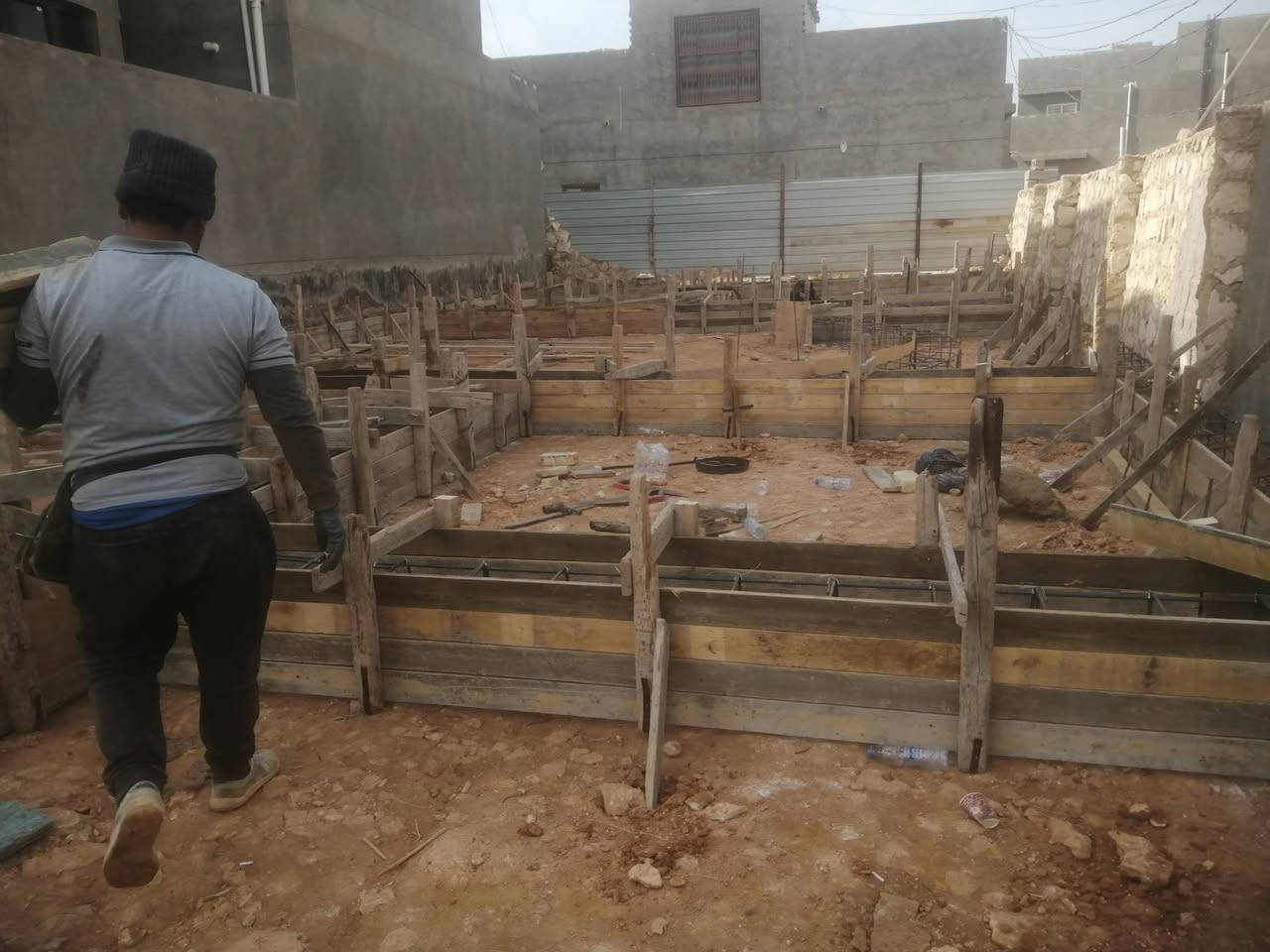 السلام عليكم  جزه من عملي نجاره وتسليح وصب درجة أولى  ***********
