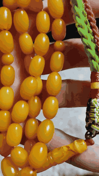 سندلوس الماني قديم جدا ثلث فقط الشاهد دخيل بصره ***********  سعرها ٧٥ الف نظيفه جدا كركوشه كويتي
