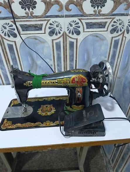 مكينه. خياطه للبيع مكان نجف  
***********.
سعرهه 75
