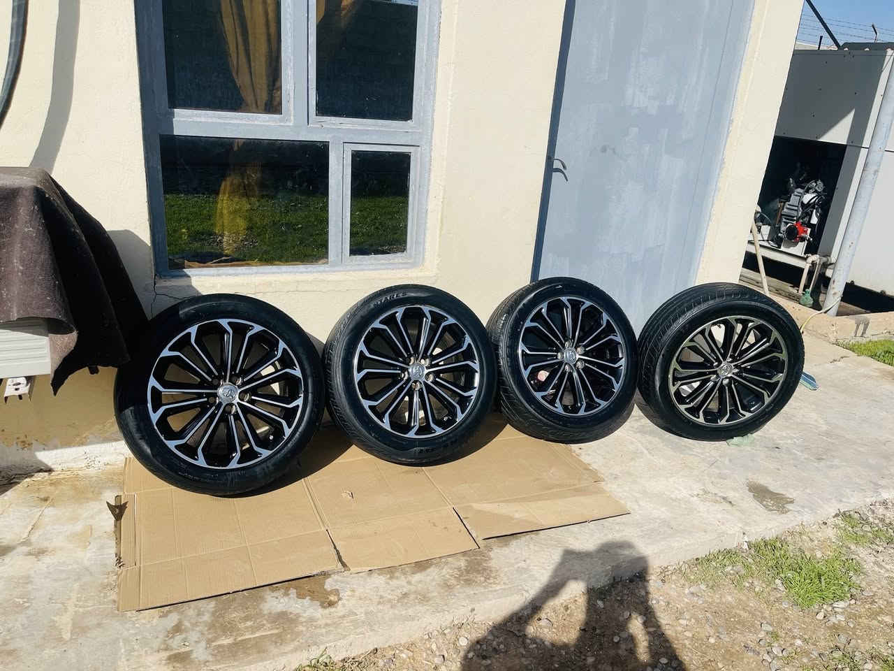 السلام عليكم تخم ويل تاير حجم 17 مال كورله موديل 2016 ابلادي  للبيع متواجد على الخاص رقم الهاتف ***********.   Osamå Hafed.
