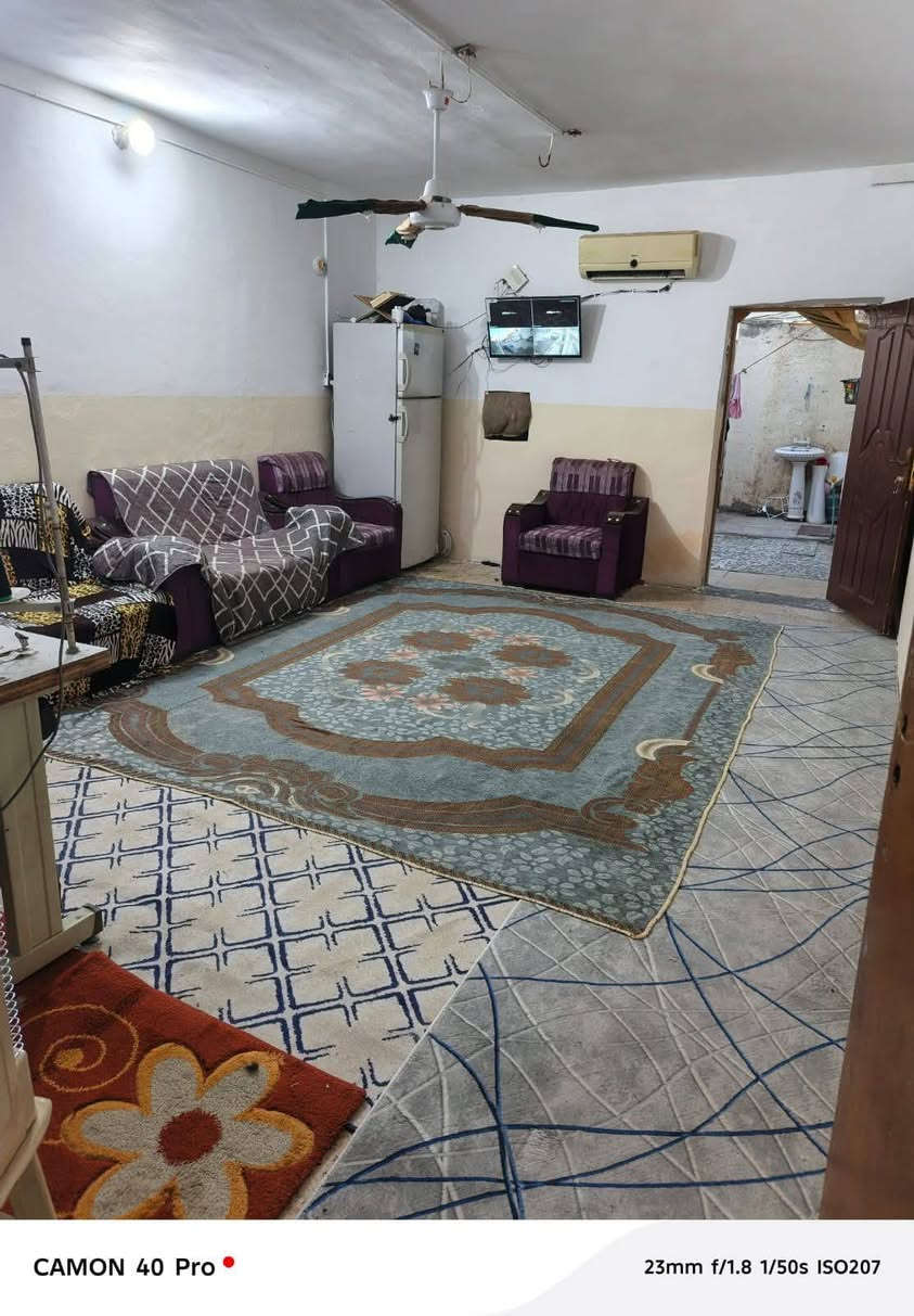 1.⚫️بيت للبيع 100ب المكرمة طابق ونص منطقة 10،000 قرب سوق المسقف.
⚪️الاساس صب والسقف صب مفصول من260.

🟤طابق ونص يحتوي ع غرفه وصالة ومطبخ واستقبال وصحيات وطابق الثاني غرفة وصالة. 

للأستفسار ع هذا الرقم 
***********واتساب📞. 

يوجد لدينا جميع العروض ( ايجار رهن بيع، شراء، عرصات، كفائات، معلمين شرطة، الهرموش، النداء، الحولي) 
مكتب حسنين ابوصيبع. 

للتواصل ع الواتساب.
