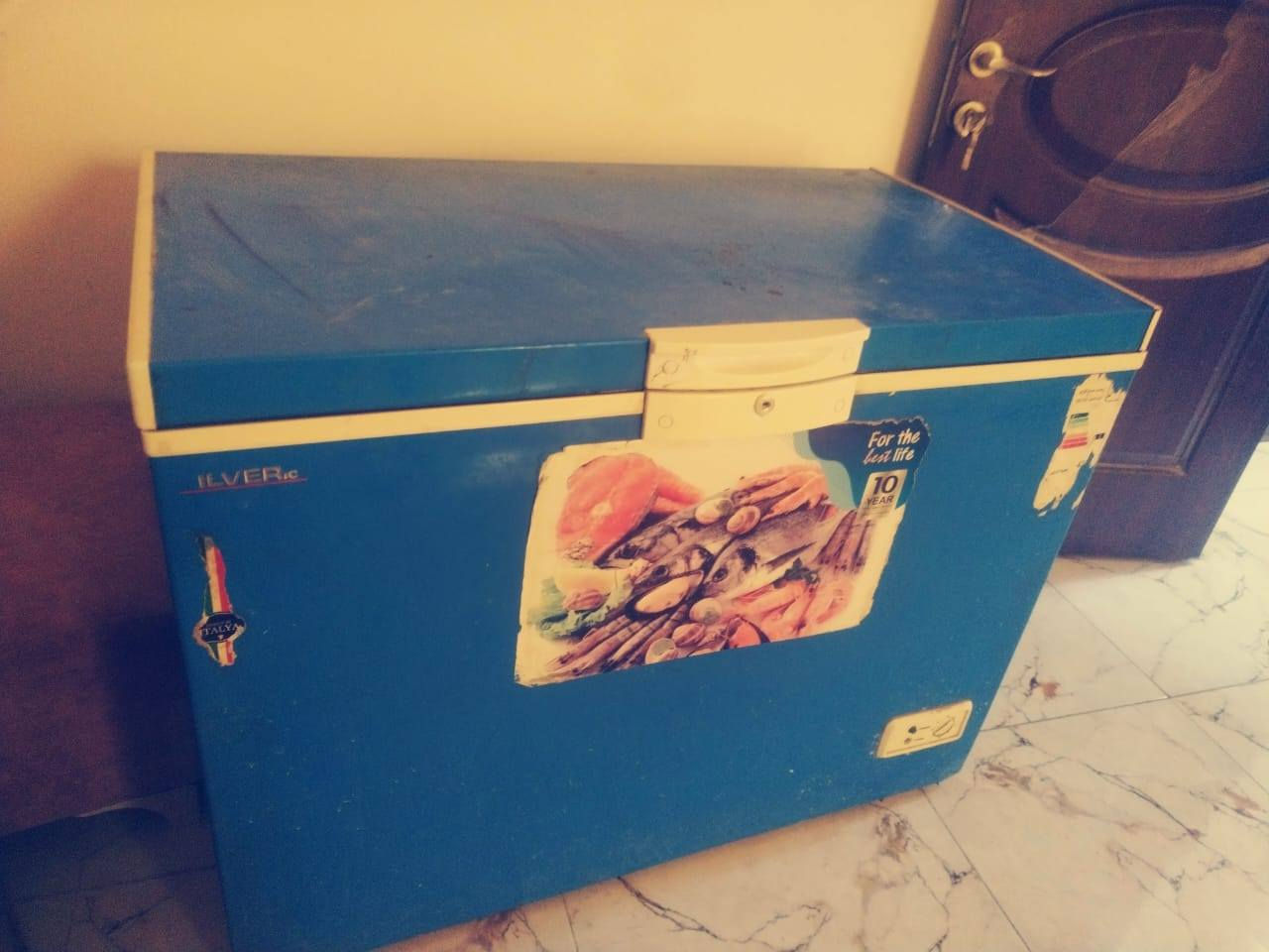 اغراض للبيع
مجمدة نظيفة 
تخم تسعة مقاعد 
كنتور بابين 
جهاز ركض بي خلل كهربائي بسيط 
بطات 3 
اجهزة موبايل سويدية وصرصور 
قيم واخذ


**إذا كنت صاحب هذا الإعلان وتريد حذفه لأي سبب، رجاءا أرسل رسالة إلى الدعم الفني**