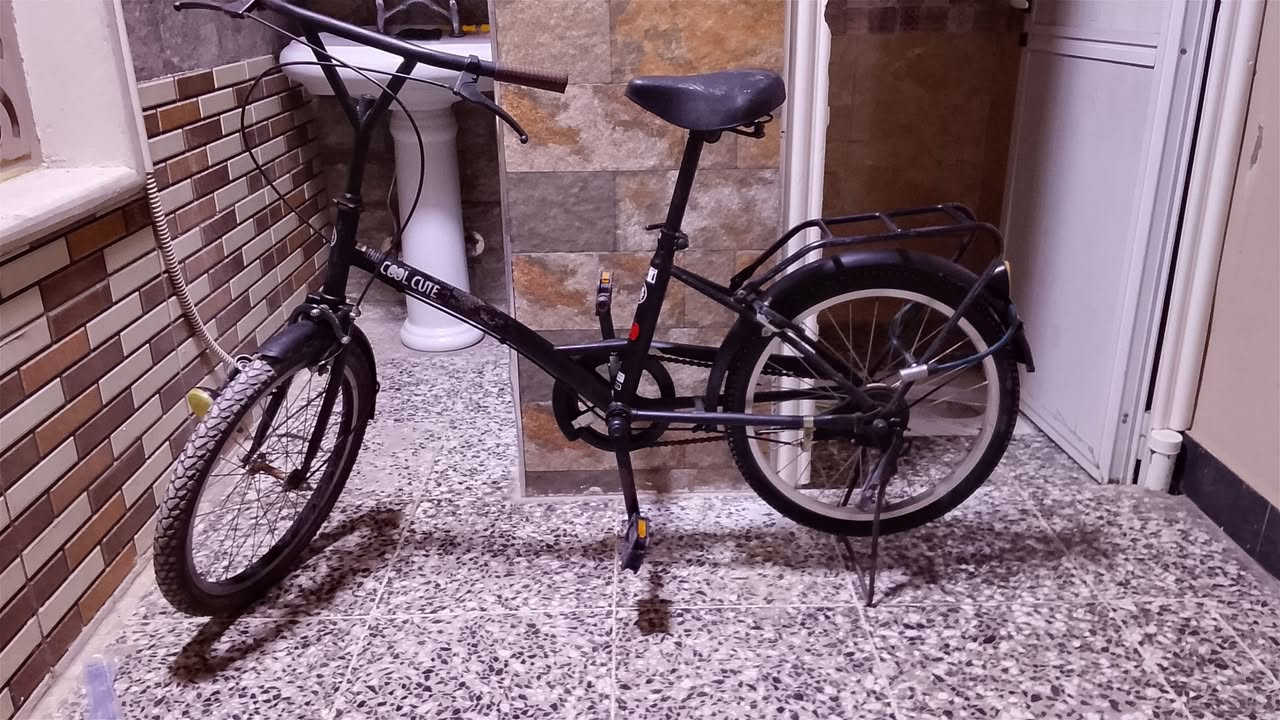 السلام عليكم بايسكل حجم 20 الأصلي شرط فحص الختومات نضافه 100/100قبل يومين من اشتريته طلعته من الحاويه رمبه تجي 
سعره 110 رقم الهاتف ***********واتساب فقط
