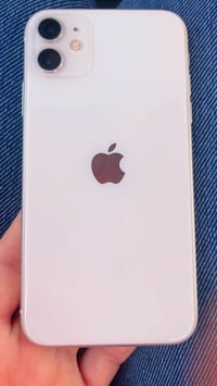 آيفون ١٢٨ • ابيض • بطارية ٨٢٪