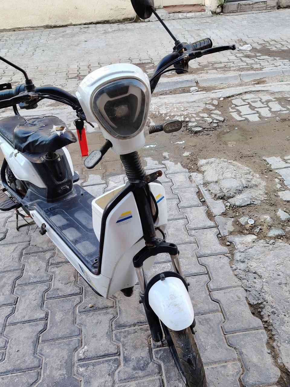 سلام عليكم من رخصت الادمنت عندي دراجه شحن حجم ١٤ للبيع يراد باتريات جدد *********** سعر على خاص بغداد الحريه
