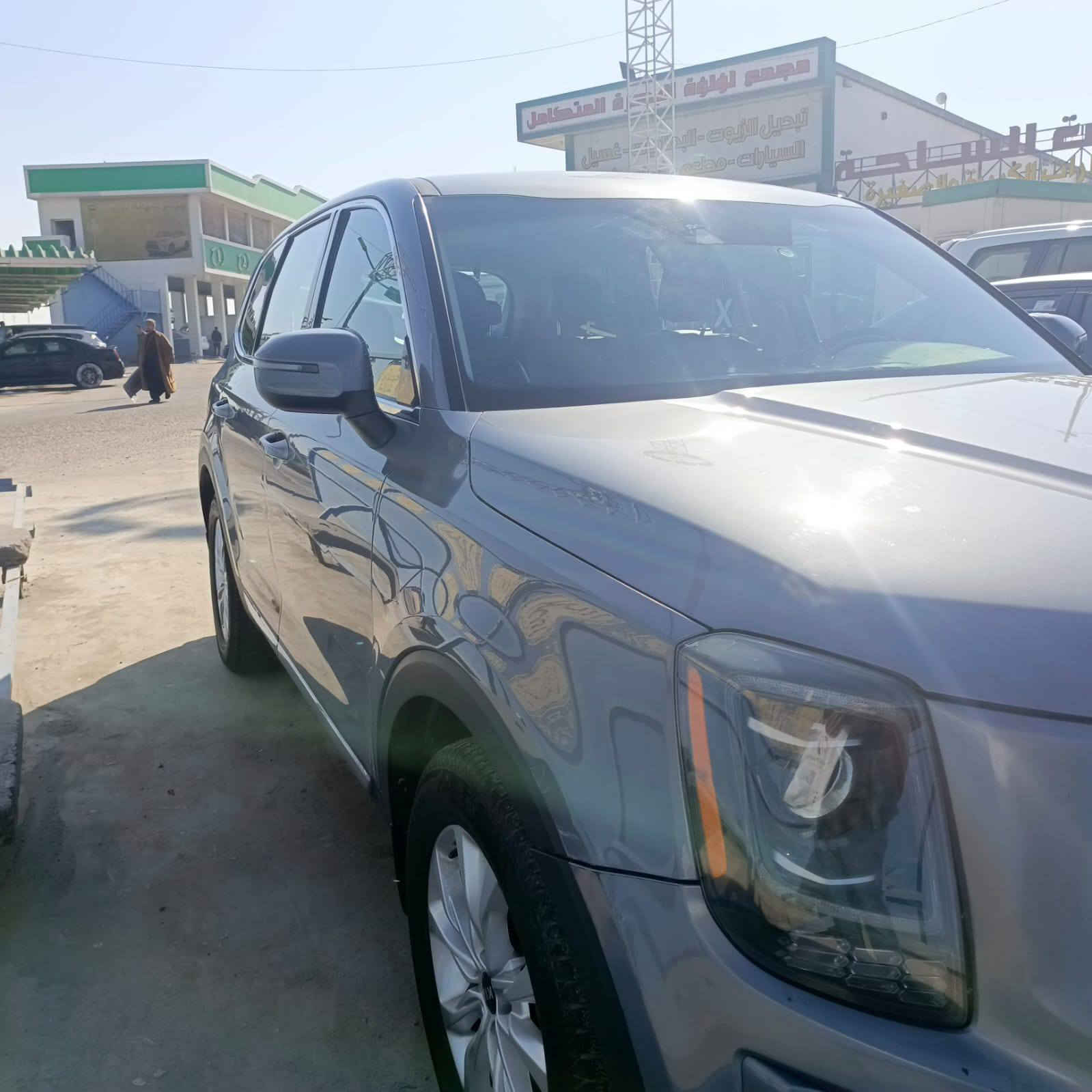 سلام عليكم 
سيارة كيا تلورايد للبيع 
اللون رصاصي بحري
الموديل 2021
الفئة X line
المساحة المقطوعة 80 الف 
الحادث جاملغ وبنيد متبدلات
بيه باب خلف الراكب حادث في العراق  التصليح درجة أولا 
مواصفات ومميزات السيارة 
سايد بريك بصمة 
حساسات خلفية 
رادار امامي 
مانع انزلاق 
تشغيل عن بعد
وبقية مواصفات معروفة لهذه الفئة
رقم بغداد مشروع وطني
السيارة موجودة في البصرة 
السعر 240 ورقة وبيه مجال 
الإتصال على الرقم 
***********
