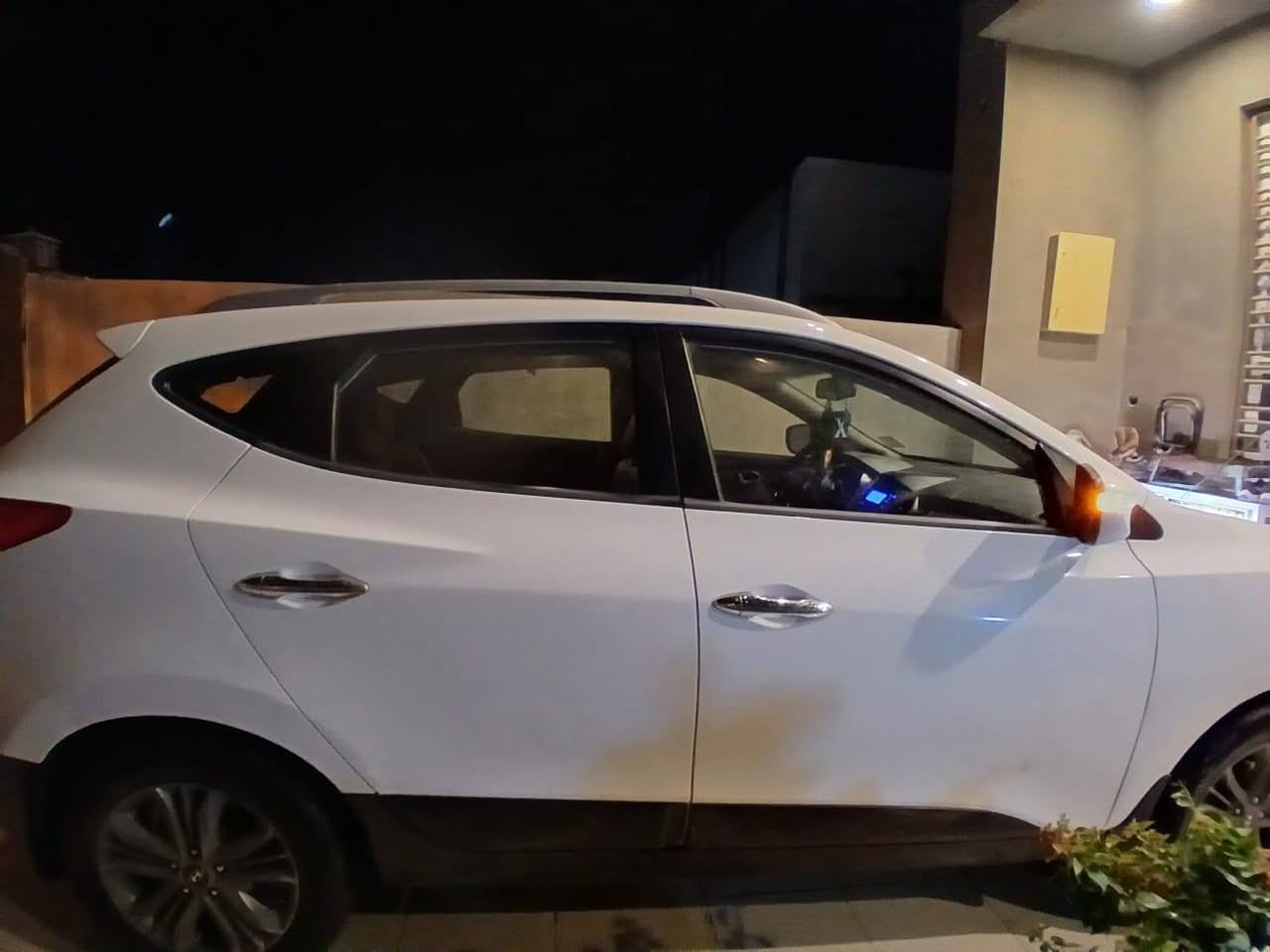 السلام عليكم سياره توسان خليجي موديل 15 تبريد قطعتين  بيه باب  خلف سليق تبديل فقط رقم بابل  مكان بابل لحمزه الغربي ع ***********
