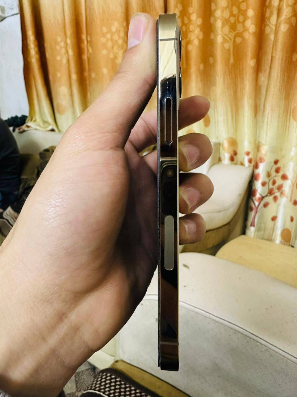 ايفون 12برو فقط للبيع الجهاز مكفول كفاله عامه من فتح وتبديل نضيف الجهاز بمعنى الكلمه بس فقط يدعم شريحه الاكترونيه فيس ايدي شغاله كلشي بي شغال وتحديثات بعدهة مستمرة بي ماواكفه البطاريه مالته 87 ولذاكرة 128
ملاحظة//((الفطر الموجود اسفل الشاشه هاي الزكه وليس الشاشه ))العنوان بغداد الزعفرانيه مامتواجد خاص *********** السعر( 450 ) وبي مجال
