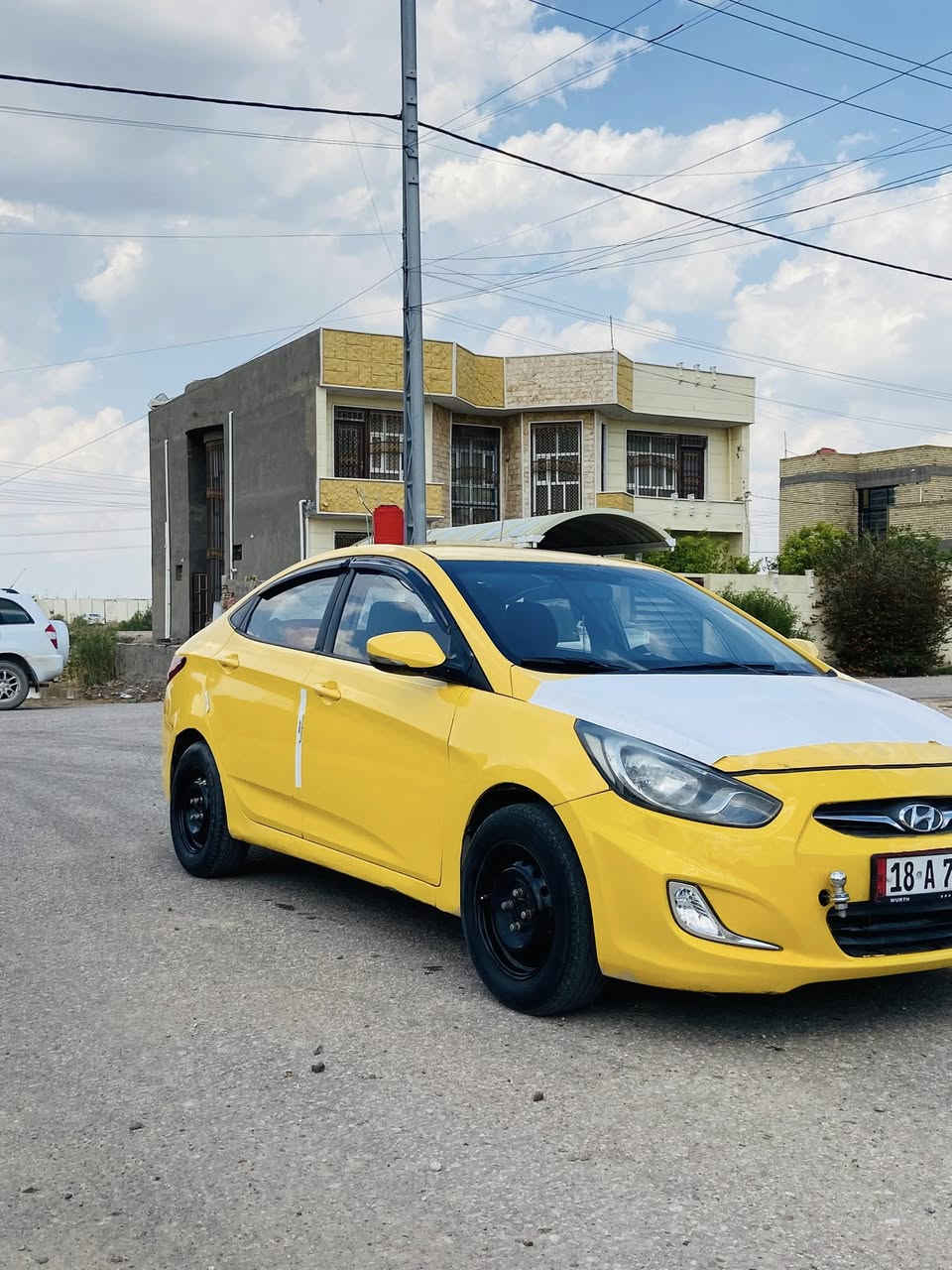 السلام عليكم للبيع اكسنت خليجي  موديل 2012رقمً إنكليزي سنويه 2030مصفره هيه وغراماتً كير ومحرك كفاله تخم تاير جديد حداديه جديده محرك 1600دوش
السعر 70وبيها مجال 
اللاستفسار ‭***********‬
بيع فقط بدون مراوس☝️☝️☝️
