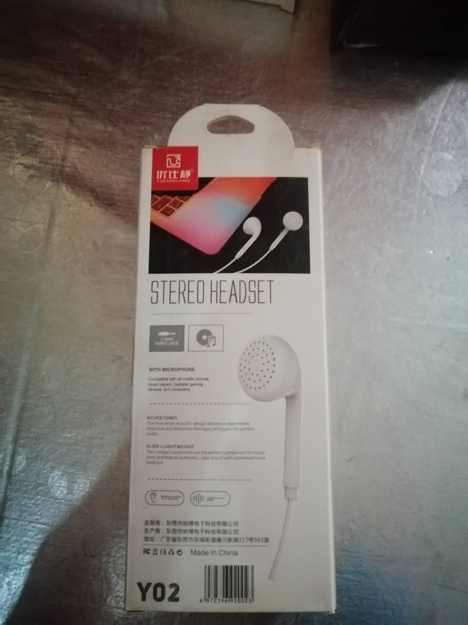 السلام عليكم عندي سماعات بهذ أشكل تصفيت محل القطعه 2000الي مهتم واتساب *********** عندي كميه اهوايه
