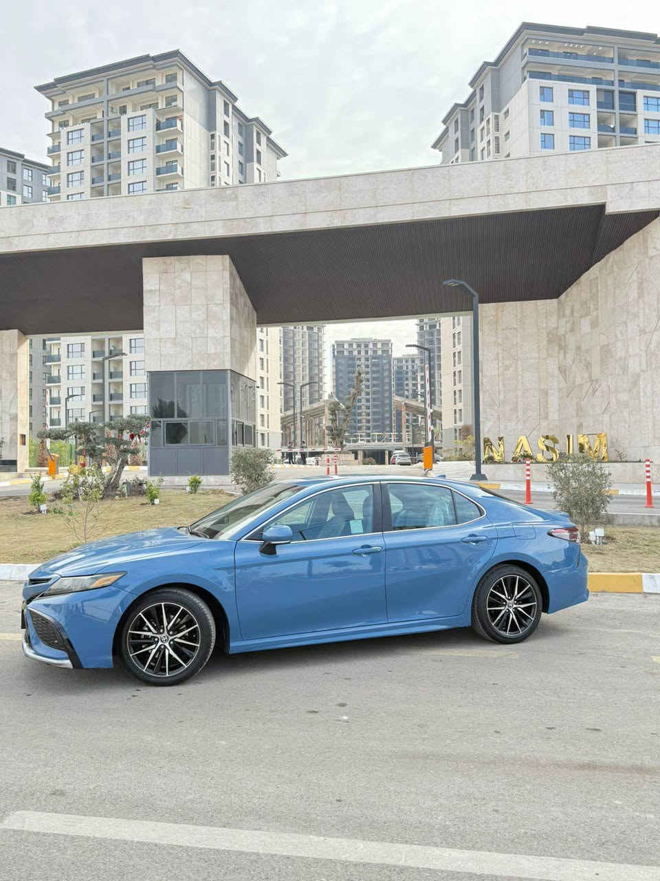 تيوتا كامري موديل (2023)SE

( المواصفات  )

لون السياره (بحري )

ماشية48

شاشة جبيرة. 

نضام car play + AUTO ANDROIOD

نضام خرائط وانترنيت 

نضام ABS

كاميرا دوارة

اوتو هولد 

كشن كهرباء 

منافذ شحن 

شفتات استيرن 

اشاير بالمري الجانبيه 

كشنات جلد اسود 

دركه جلد اخياط 

تحديد مسار

نضام مانع تصادم 

رادار امامي 

لايتات زنون عدسات عالي وناصي 

جي بي اس 

نضام نورمان ايكو وسبورت 

نضام مانع انزلاق   

محرك 2500 المرغوب مكفول هو والكير

(ملاحظة) ضرر ربع بنيد فقط 

(ملاحظة) كفالة مكينة كير لغد شاصي حوض الجنطه سليم

السعر ٢١٥$ وبيها مجال للشراي

***********
مكان السياره بغداد حي الجهاد بغداد, العراق
