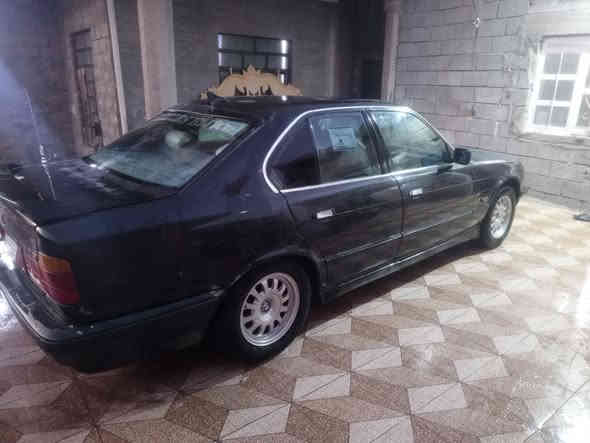 السلام عليكم
بي ام  موديل 1992

حجم525

محرك 525 مفتوح  لاتبخير ولا تنقيض 

رقم انبار 

فول اوتماتيك  

تبريد بلادي بس نقصه غاز 

فتحه بلقماره 

سنويه لحد 29

تخم تاير جديد 

باتري جديد 

صدر جديد 

كهربائيات كلها شغاله 

لاتبديل ولا ضربه 

بيها جراد قليل بلقماره والبنيد والصندوك 

السعر 35 وبيها مجال قليل 

مكاني الخالديه رقم الهاتف ***********
