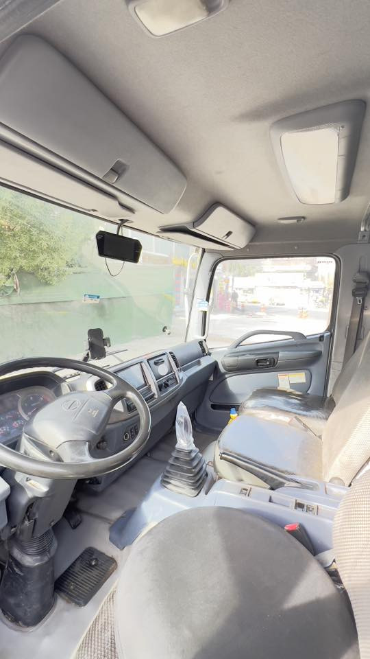 السلام عليكم
كابسه هينو 
دخول جديد رقم بغداد 
موديل 2022
كبسه لكزز 8 ونص
سيارة جديده تاخذه ربع ما ذب 
عليه بيه خط ب جميله شفتين 
مكينه 80 فول عادي 
سيارة بسمي مكان سيارة بغداد مدينة الصدر 
رقمي ***********
