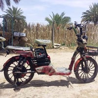 دراجه للبيع نضيفه بس جوزه ماهيه السعر 400بيهه مجال 07870416955