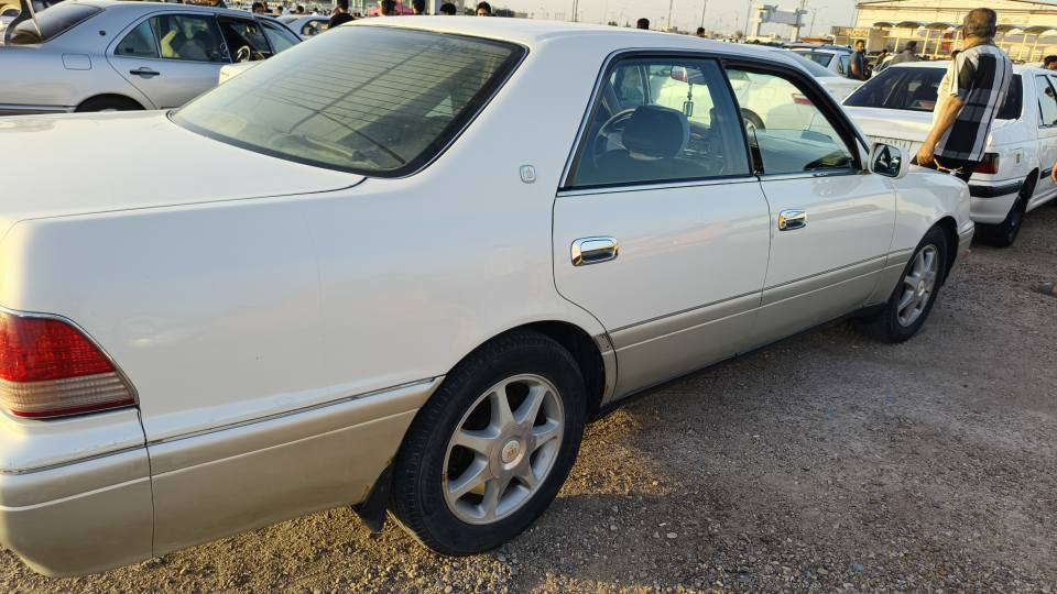 سيارة 🚗 راس الثور  فلات موديل 97 سنويه تنتهي 2027 تحول مباشرة 
سياره كير محرك 3000 ففتي مكفوله من كص ونقل جثه بيها بليته ضايعه ومسوي بيها بلاغ من مرور سياره اصويله مكفوله من الاصوليات دحجه بالدعاميه وبيها مكانات خياس سعر 95 وبيها مجال *********** ابو الخصيب, البصرة
