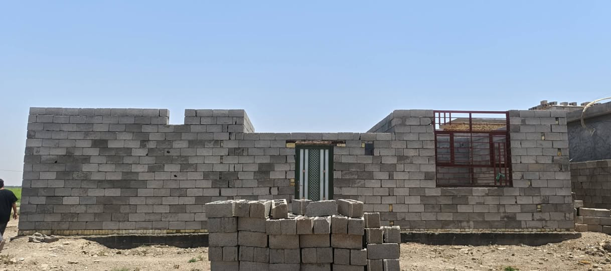 هيكل للبيع مساحه القطعه 300 
يحتوي على 
استقبال 
صاله 
مطبخ 
غرفتين
الموقع المتنبي قرب محلات سيد شرهان 
للأستفسار الاتصال 
***********
