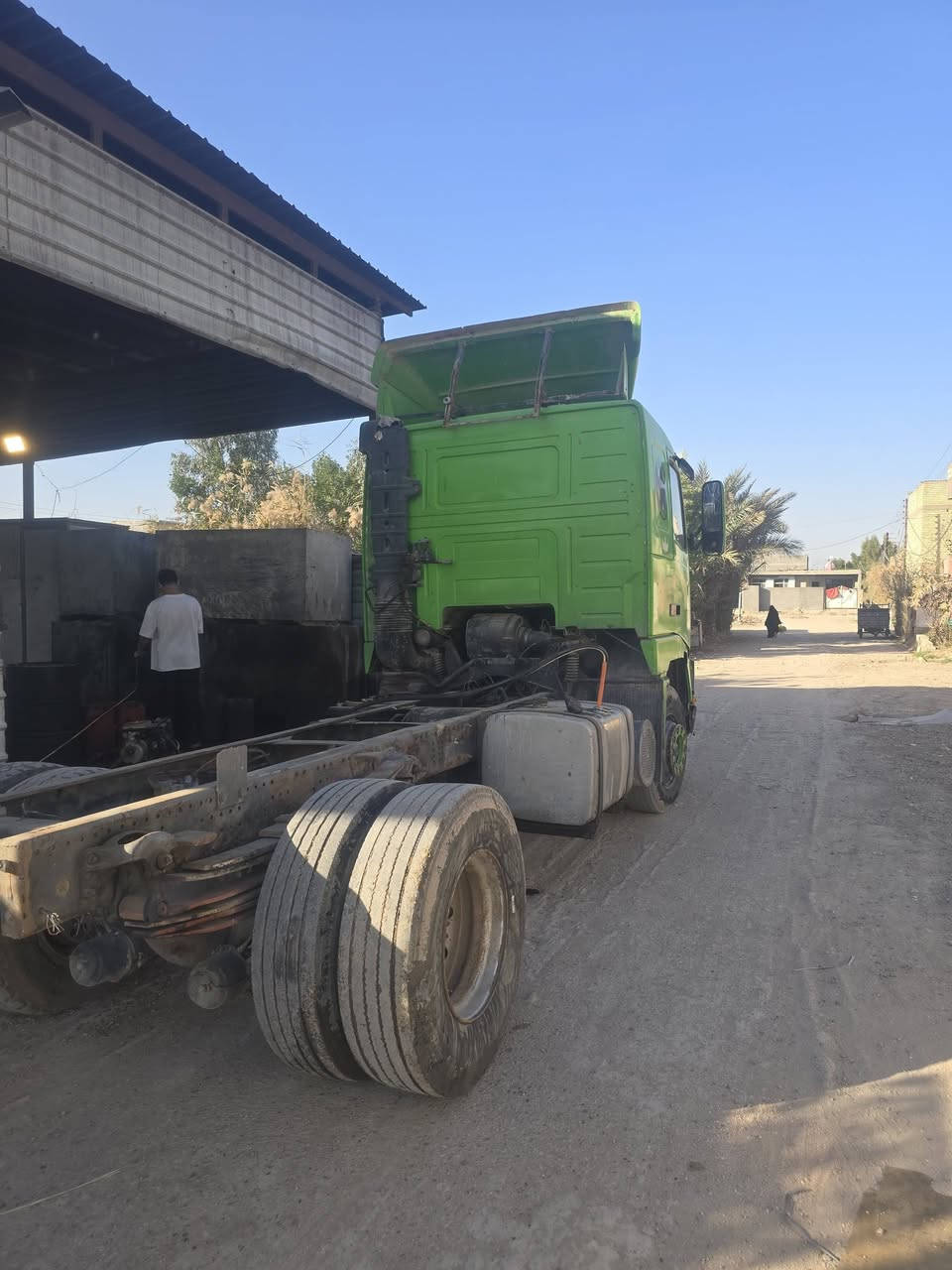 السلام عليكم فالفو للبيع موديل ٩٥ كير مكينه اكسل مكفولات رقم بغداد مربوطه صهريج ***********
