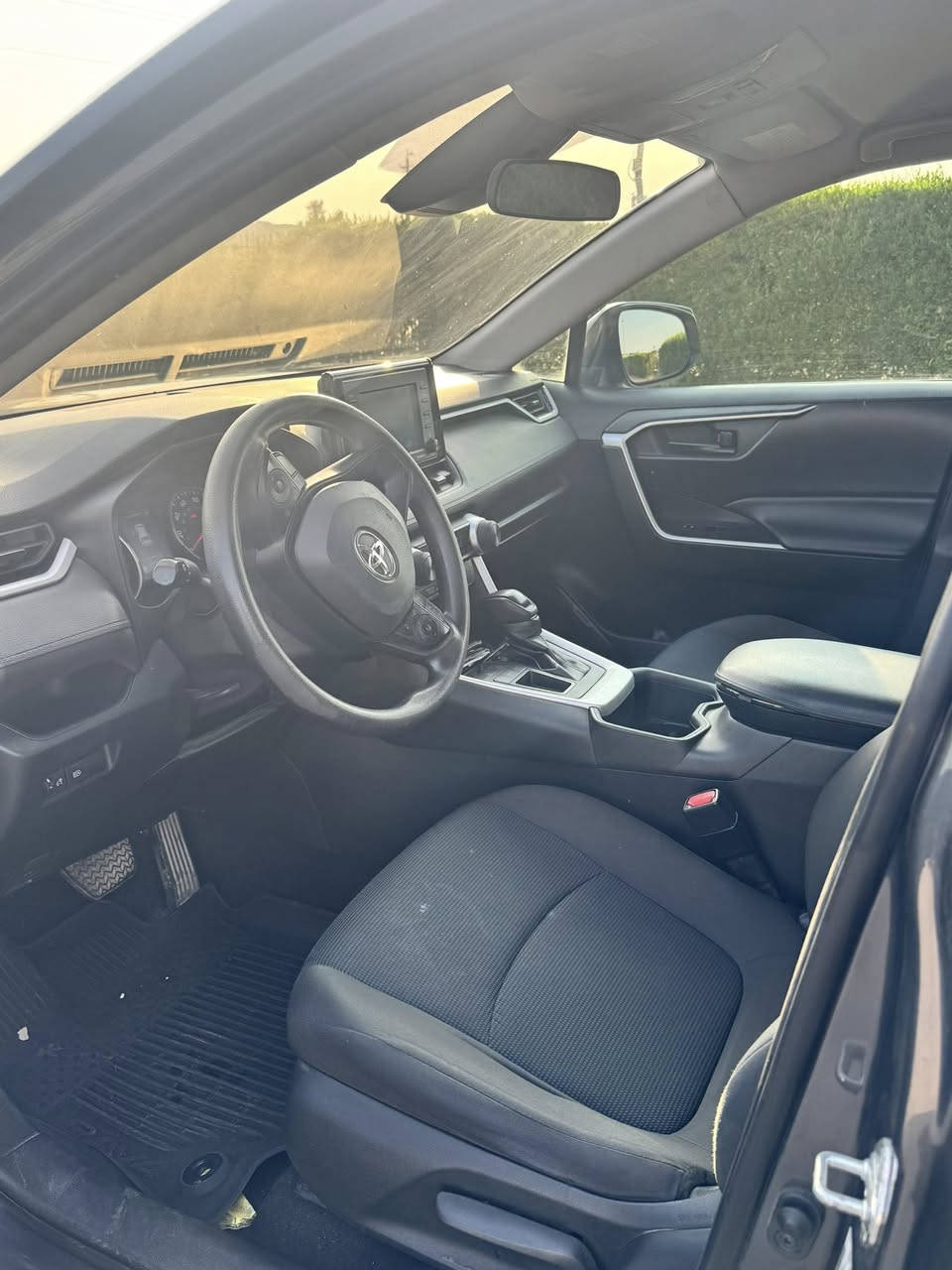 سلام عليكم 
تويوتا راف فور Le 
حادث بونيد وجاملغ بدون دواخل 
سعر 195 وبي مجال الجيه
لتواصل واتساب 
***********
