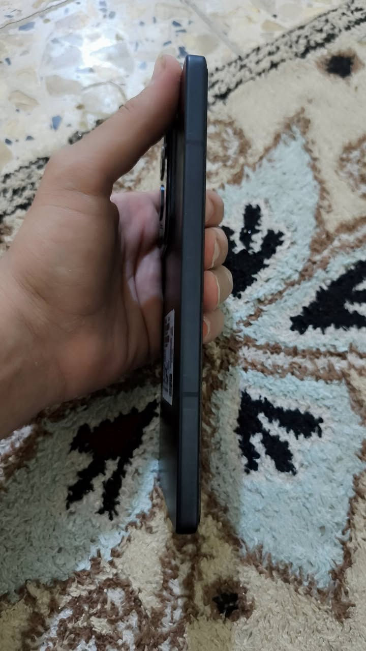 السلام عليكم
انفنكس نوت 50 برو/ لون اسود
جهاز غني عن التعريف شاشه 144 هيرتز
جهاز جديد النظافه 95/
الذاكره 256 والعشوائيه 12+12
كامل ملحقات عده الشاحنه ماكو بس الماك سيف موجوده
عنواني بغداد حي اور والسعر 275 وبي مجال للشرايي
