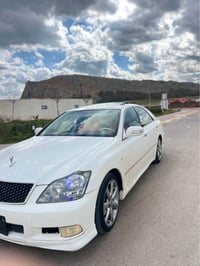 سايبا شاهين • كراسي جلد • رانية