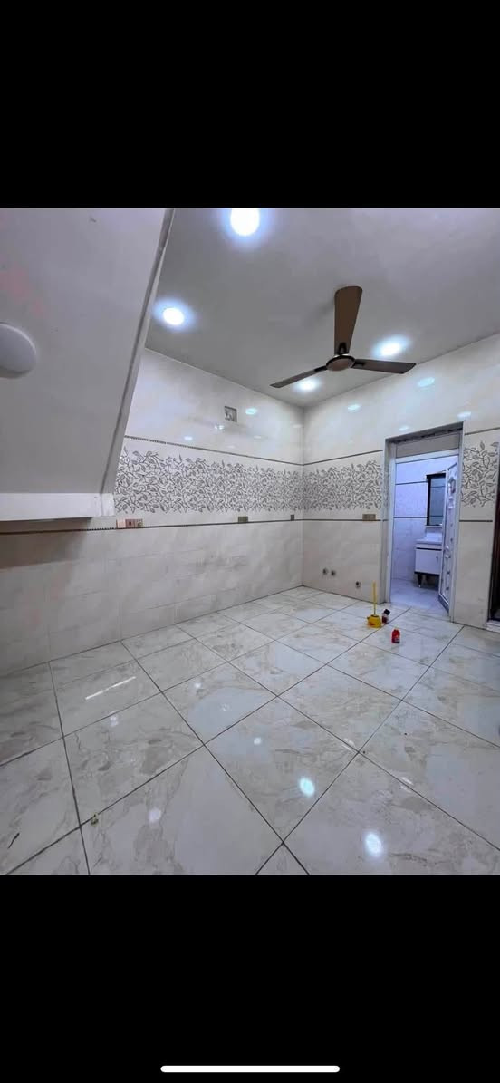 🏡 للإيجار في السيدية
✨ فرصة مميزة للسكن العائلي ✨

📍 بيت سكني بمساحة 50 م²، نظيف وجاهز للسكن.

🔹 يحتوي على:

* 3 غرف نوم

* صالة

* مطبخ

* خدمتان

* كراج

* حديقة وتشجير

💰 الإيجار: 800 ألف دينار مع وجود مجال للتفاوض

📞 للاستفسار:***********

🏡 مكتب حلم عقاري

📍 الفرع الأول: السيدية – الضباط (شارع الكويتي)

📍 الفرع الثاني: السيدية – شارع 40

