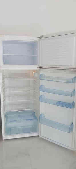 للبيع ثلاجة 18 قدم وضعية شركة السعر 225 الموقع حي العربي ***********
