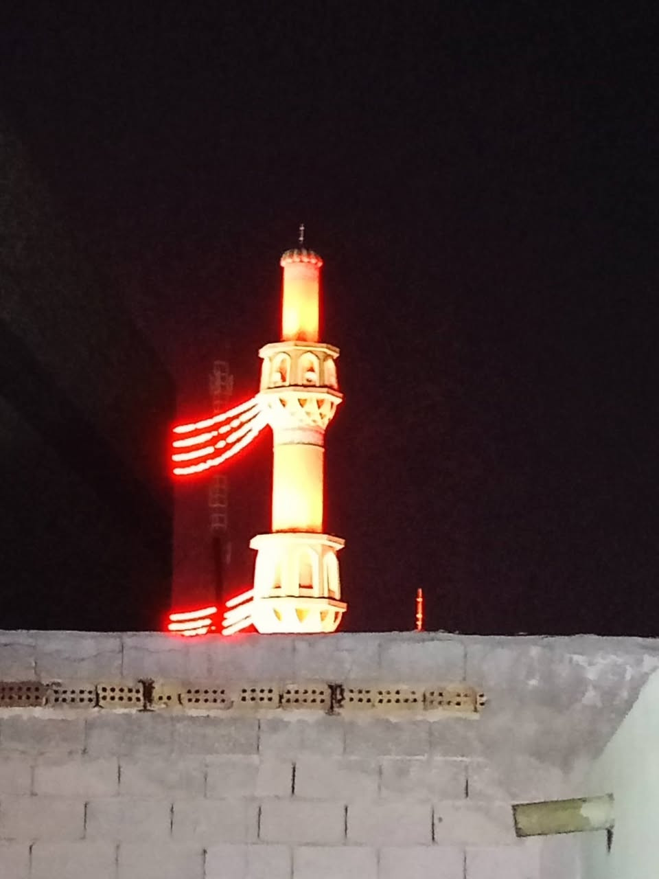 سلام عليكم
بيت للبيع.........؟ 
بيت مساحة 100متر للبيع 
خلف مسجد السهله شارعين 
خلف طابو يعني كافت الخدمات بي ماي كهرباء 
كامله معامله مال تطويب 
بي غرفه وصاله ومطبخ وصحيات  وساحه بيه حديقه 
وهذا رقم اتصل بي واتساب ***********
@إشارة
