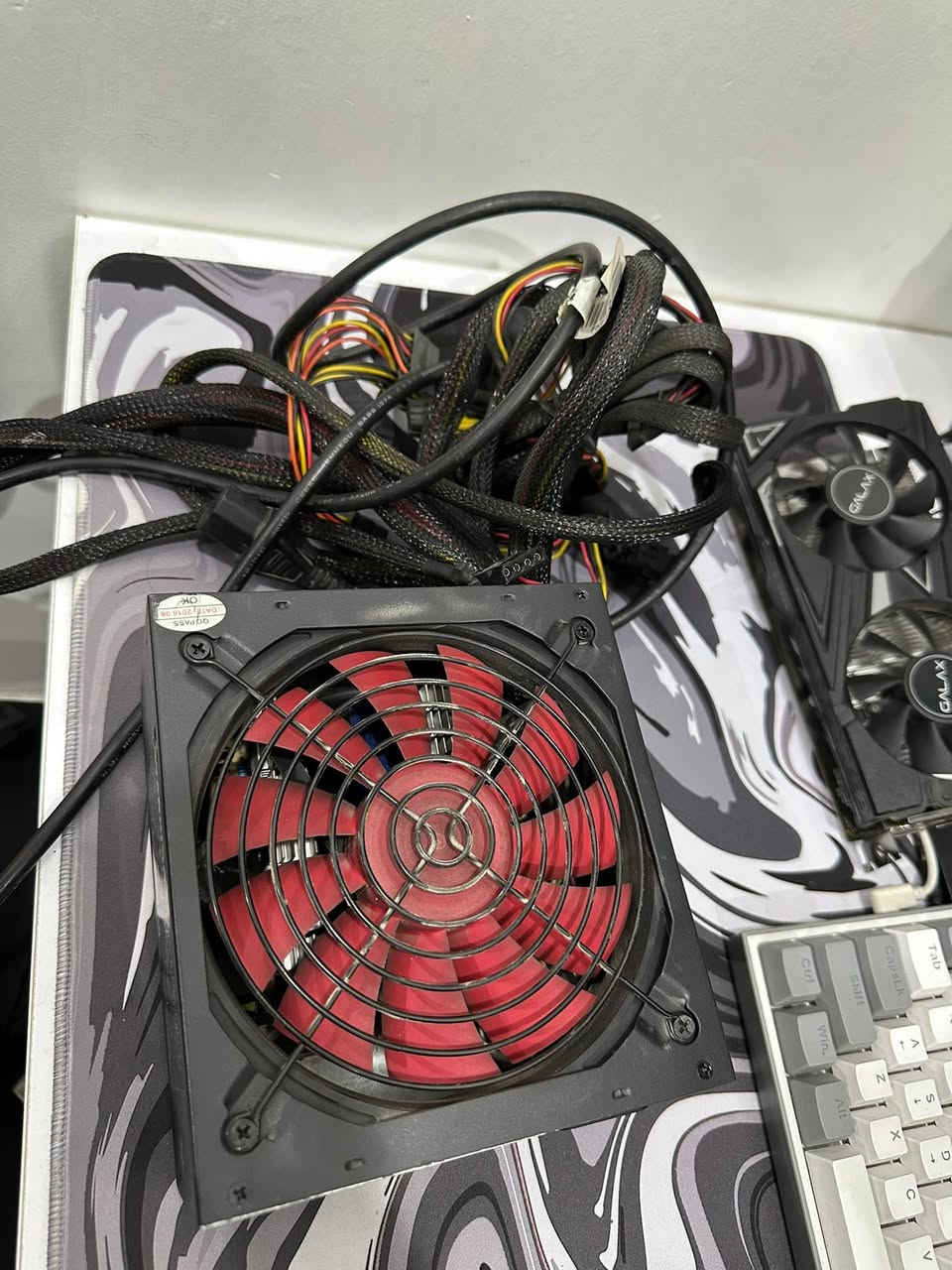 كارت شاشة gtx1650
بور سبلاي 500W

الكارت مستعمل بس نضيف والبور سبلاي ايضا
سعر الكارت 100 الف وبيه مجال بسيط 
البور سبلاي سعره 35 الف قفل 

الي حاب يشتري هذا رقمي ***********

لا يوجد توصيل !

