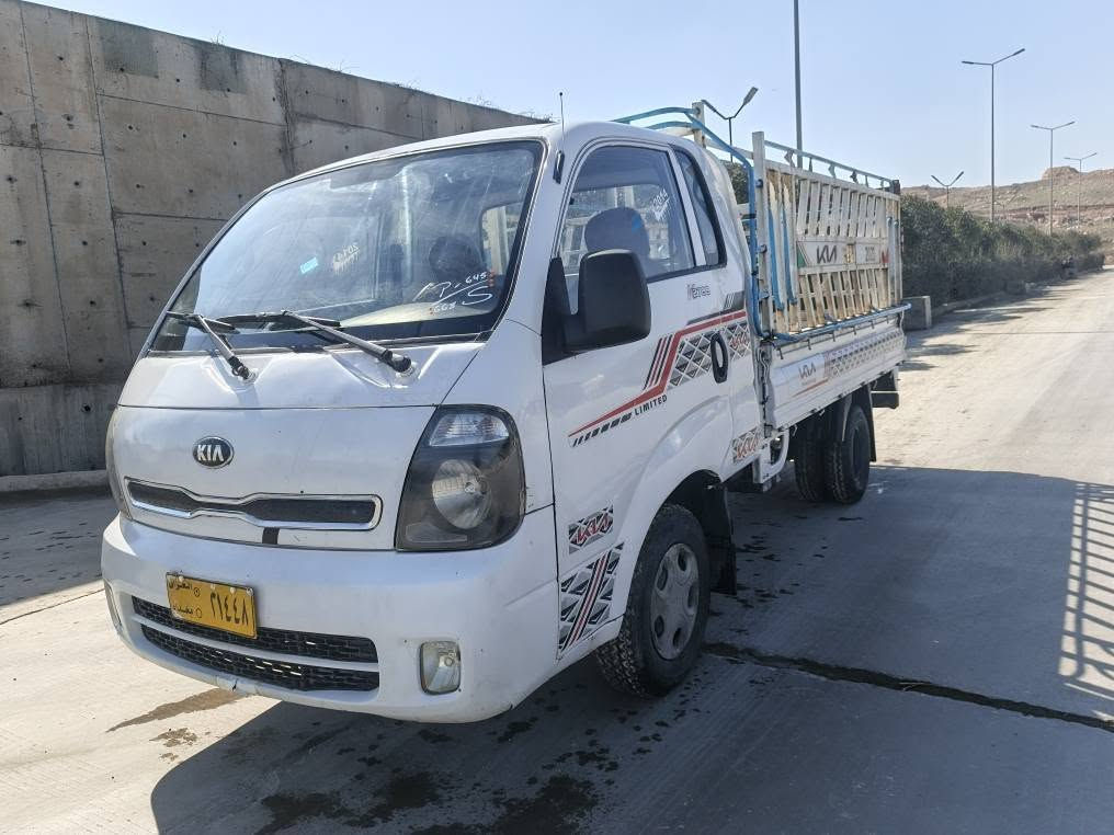 ماشااللە🧿
کیا ساخ ساخ 
مۆدێل 2014
مکینەی 2700 مەمپو نۆزڵ  مەرغوبی بازاڕ 
کامل مەسرەف
ناو بۆدی 
چەمچە 
قاعی تێ گیراوە 
گێڕ مەکینە ئەکسل کامل بەشەرت
ژ.م/***********
ژ.م/*********** السليمانية, العراق
