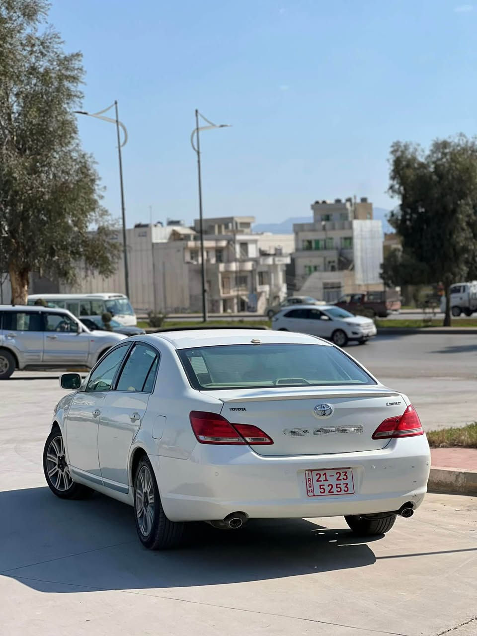 سڵاوی خوای گەورەتان لێبێت
ئەم تاقانەیە بۆ فرۆشتن 
توێتا ئەڤەلۆن بڕاوە
مۆدێل ٢٠٠٨ مانگی 9
ڕەنگی سپی ناو زەرد 
فوول فوول مواسەفات لیمیتید
سڵاید کوشن جڵد کوشن کارەبا و خەزن کوشن سارد و گەرم
بەسمە و پەردە

هەموو گیانی لەسەر دەقی شەریکە ماوەتەوە

 بەشەرتی فەحس

سەیارەکە دووبەی زەمانە یەک دەسە 

کامل مەسرەفی کرەوە دەعامی بۆ دەعامی بەشەرت بۆ مەسرەف مەگەڕێ کامل جاهیزە

سەیارەکە دەعم و لێدراوی نیە  
گێڕ و مەکینە و ئەکسل و شانسی و بۆیاخ بەشەرتی سۆنەرو فیتەر
شوێن سلێمانی
***********
*********** السليمانية, العراق
