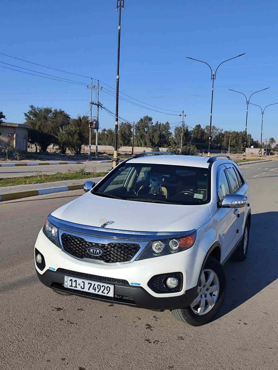 سورنتو 2012 خليجي رقم بغداد 7  راكب  3 قطع تبريد  محرك 4سلندر  رقم الهاتف ***********
