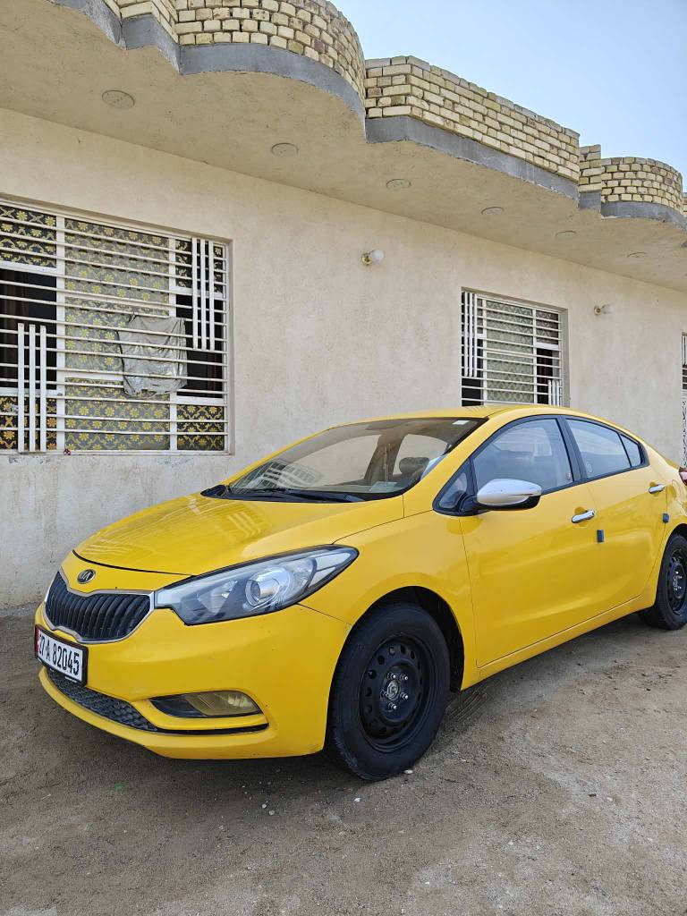 كيا سيراتو 2016 رقم ذي قار بسمي مصفرة هيئه وغرامات وارد خليجي مكفوله من الضربه والتبديل والفتح شرط السياره جاهزه مكينه كير تخم تاير تبريد مواصفات شاشه كامره تحكم استيرن محرك 1600 دوش ما مفتوح السعر 117 و بيها مجال للشراي للاستفسار الاتصال على الرقم *********** مكاني ناصريه الشطره, ذي قار
