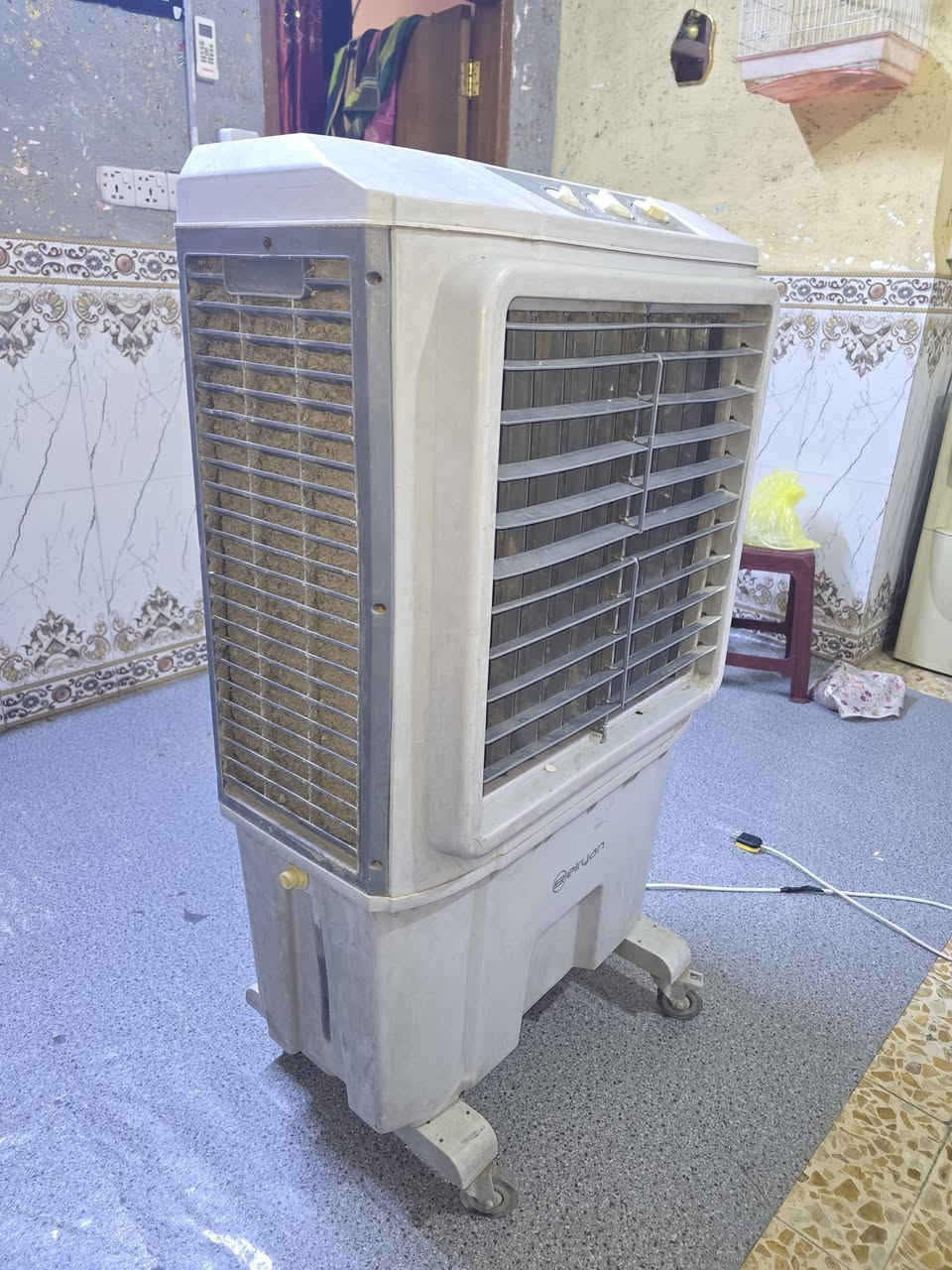 للبيع سعره 50 🔐 مكان شكوك شغاله 
***********
