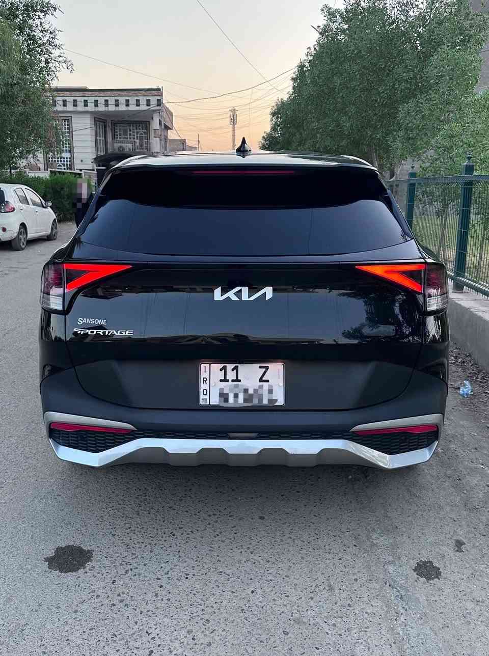 Kia Sportage 2023 .
كيا سبورتج وارد امريكي . رقم بغداد دولي بأسمي . السياره جاهزه ونظيفه من كل النواحي . 
حجم المحرك 4 سلندر (2500)
ماشيه 26 الف ميل . 
.............................
↖️ المواصفات ↗️ ...
<<< بصمه تشغيل وابواب . كشنات جلد + كهرباء . تدفئه كشنات . شاشه ديجيتال . تحكمات . اشاير مري . رادارات . تحديد مسار . توقف ذاتي . مانع انزلاق . حساسات خلفيه . >>>
السياره مواصفات كامله عدا البنوراما .
................................
/// حادثها بسيط صبغ قليل بالبنيد فقط /// والسونار موجود بالمنشور ...
السعر ... 188 ... وبيها مجال .
مكان السياره بغداد الدوره . 
للاستفسار (***********)
