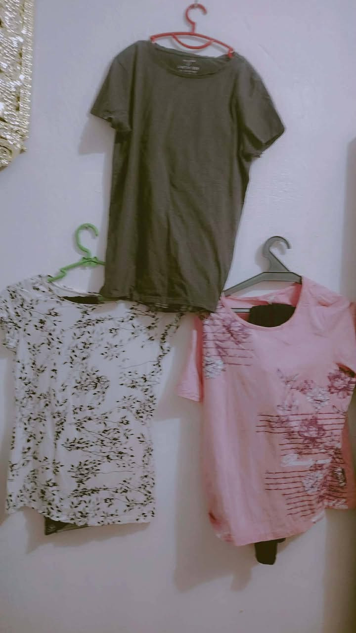 السلام عليكم 
بنات عندي هاي الملابس 90 قطعه ب90 الف


**إذا كنت صاحب هذا الإعلان وتريد حذفه لأي سبب، رجاءا أرسل رسالة إلى الدعم الفني**