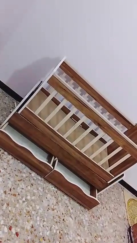 ٠ السلام عليكم سرير اطفال يكفي لحد عمر ٧ سنوات نظيف جدا بحالة الجديد طوله ١٤٠ سم وعرضه ٦٠ سم وارتفاعه ٨٠ سم سعره ١٠٠ الف وبي مجال بسيط مكاني بغداد بلديات ***********
