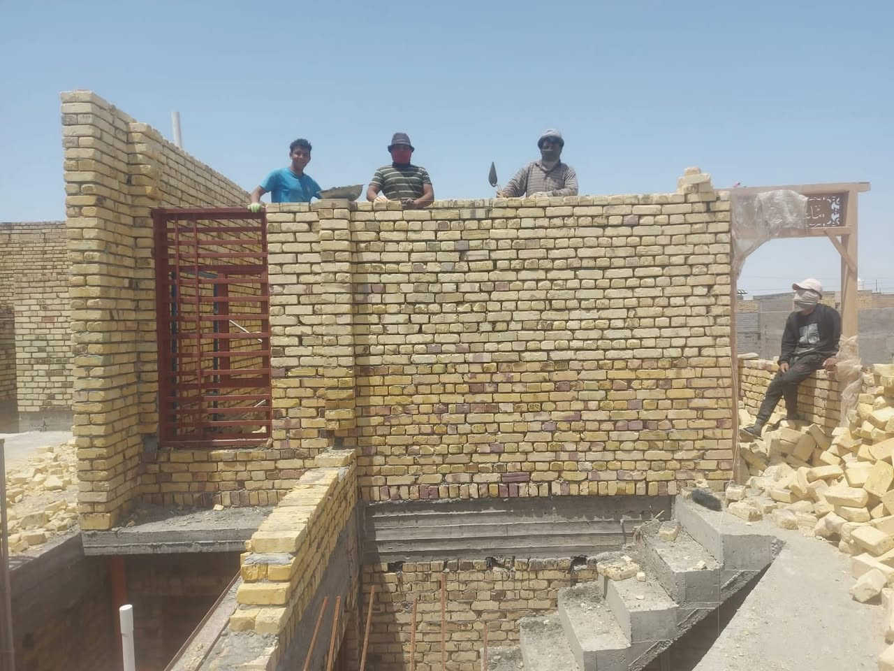 يالله خوان خلفة بناء جاهز للعمل اخذ اكباله وبليوميه وع الدبل شغل درجه اولى  الخاص مفتوح او الاتصال متوفر وتساب ***********
