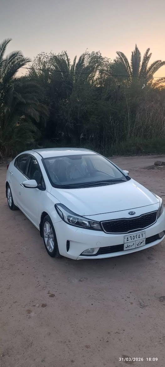 سيراتو مديل 17لسياره جاهزه من كلشي نضيفه ع وضعيت الشركه رقم اربيل بسم شركه مكفوله من لصبغ ولتبديل بيها بارد مبين بل صوره مكينه ما مفتوحه كير اصلي تخم تاير جديد تبريد شغال فول من عده لفتحه مري شفط اشاير 5ويل كب تحكم شاشه يدات نيكل السعر 130 وبيها مجال مكان غماس ديوانيه  للتصال ***********
