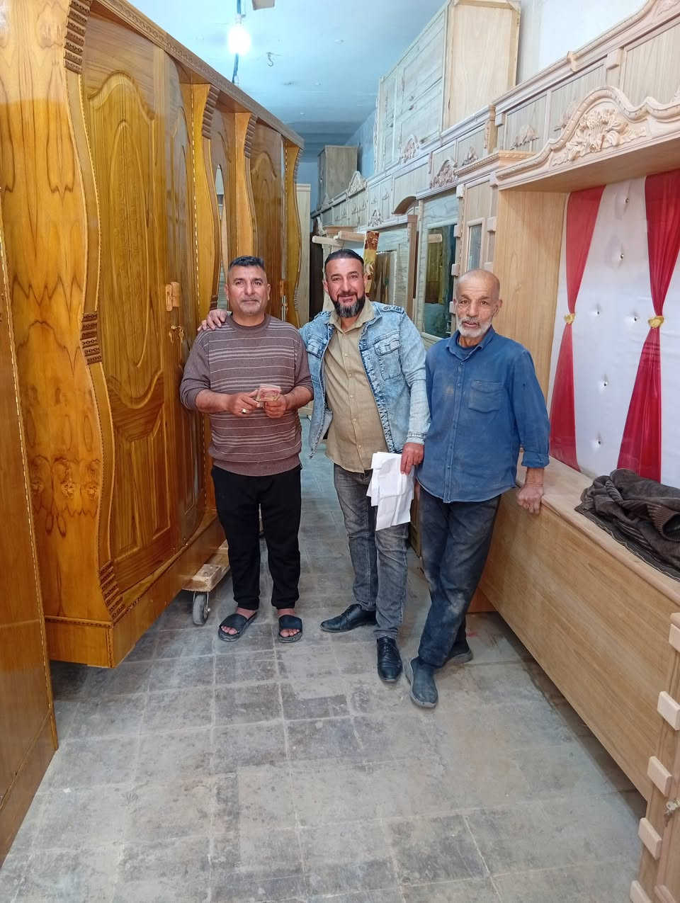 الحمدلله والشكر لله تم توفير غرفه اليوم خادمكم ميثم البياتي ***********يا الله ***********
