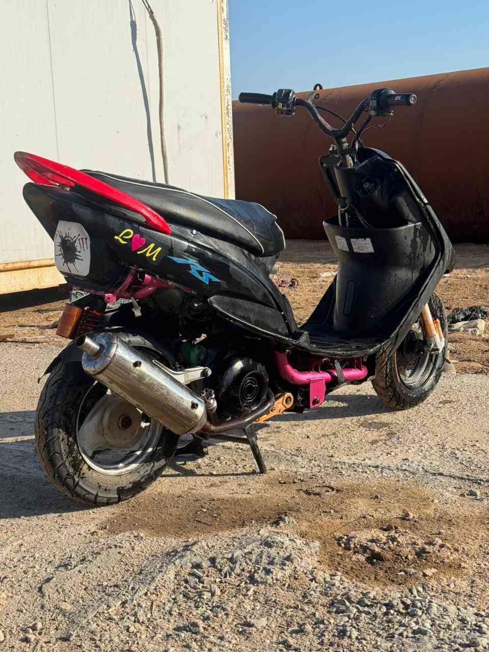 السلام عليكم 
دراجه ماكس عدله 120
دراجه مزوده بوشه بستم 55 
دراجه نضيفه حلوه 
بيهه شلعهه وا معدل 
دراجه راقيه مرتبه 
كزوز رياضي 
دبلات رياضي 
تايرات جدد
سعرها 550 بيه مجال لشراي 
مكان دراجه بصره قرنه 
تواصل *********** موجود على رقم او واتساب
