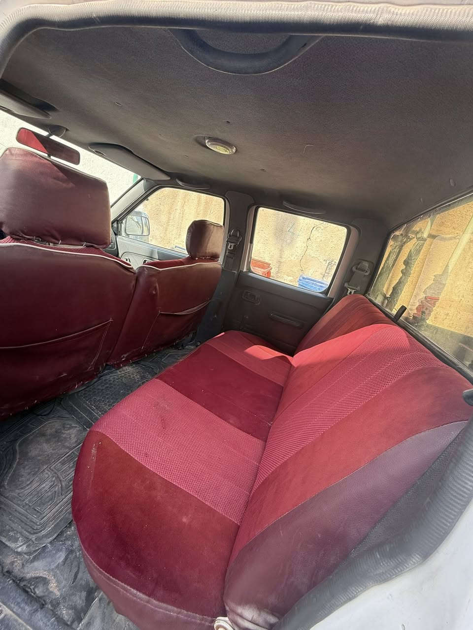 نيسان شبوط 2001 للبيع سياره بيها صبغ أبيعها صبغ عام  سنويه منتهيه ب 2020 كير محرك شاصي كفالة رقمها بصرة وراعيها بالبصرة يريد مداور سعرها 65
***********
