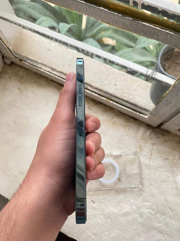 ايفون 12 برو ماكس
لون ازرك 

ذاكره 128 

تك سيم 

بطاريه 88

جهاز بلادي 

سعر 370

مكان موصل لايسر  

حي السماح 

لتواصل انتصال او وتساب 
***********
