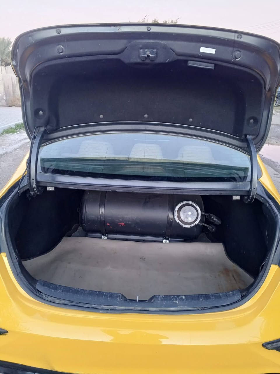 م عليكم فورتي 2019 وارد امريكي  ابغداد كير وميكنه جدد مكينه 2000 دوش  كير ايتي تخم تاير صدر امامي وخلفي حسسات امامي وخلفي رادار وتحكمات شاشه صوق ابلي منضومه زنون منضومه غاز هيئه مصفرة سنويه لل27اخوان السياره بيهه جاملق امبدل وضربيته شطح بل لغد البنيد نفسه ومعدل ليبل واحد وتبريد وتدفئه اخوان السياره بدون معجون السيياره احلى من الصور   السعر 118 بيهه مجال     العنوان بغداد البياع    رقم الهاتف ***********
