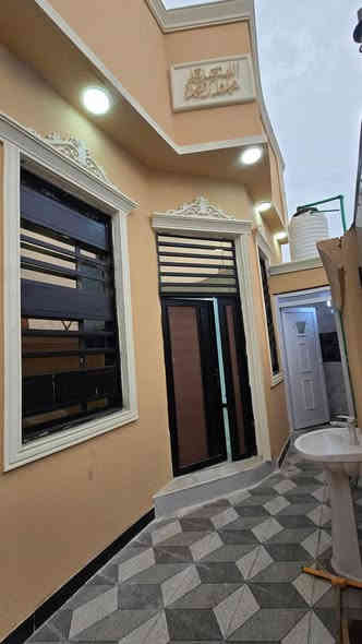 مساحة البيت 120

العنوان حمدان مقابيل مركز شرطه يبعد على الشارع 150 متر 

يتكون غرفتين نوم صاله ديوانيه صحيات 

البيت جديد تسليم مفتاح السعره

68 مليون وقابل للتفاوض 

استفسار *********** 

مكان البيت راقي ❤️‍🔥
