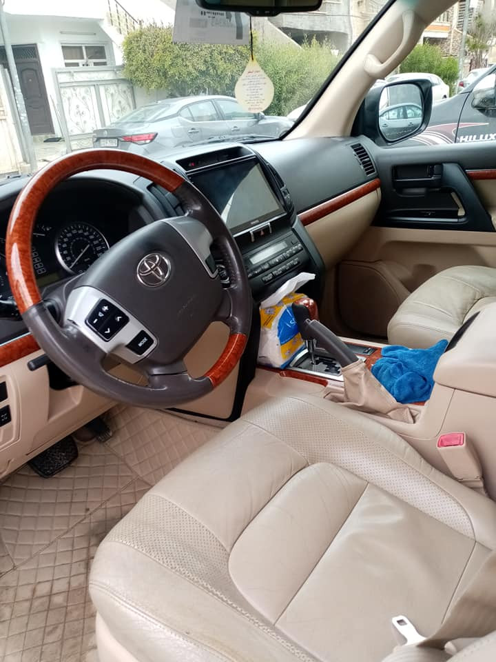 وەنەوشە مۆدێل2012 GX.R V6 فتێمی
 مەرغوب
قەپات مواسەفات
سەیارەیەکی زۆر خاوێنە 
تەنها 175 هەزار ڕۆیشتووە
بێ سبوغ گێر و مەکینە هەمووی بەشەرت
برغوی بانەدراوە
رەقەم و سەنەوی و هەزەیی نوێیە 
تحویل وغرامە و وکالە بەشەرت
سعری 381 $ و معامەلە
شوێن هه ولير 
تکایە گەر موشتەریت پەیوەندی بکە
watssapp.  *********** 

Toyota Land Cruiser 

موديل 2012 مواصفات GXR فوول فوول سلایت

حجم المحرك / V6 كبس ، قير و محرك بشرط
 
رقم سليمانیة / سنوية و رقم جديد ، تحویل و غرامە و وکالە بشرط

ماشي / فقط ( 175 ) الف كم سيارة  نظيف

بدون سبغ بدون  

         تحويل  ، غرامة ، نفس اليوم        
سياره بريمي اسلي شرت.                                 

سعر ..... ( 381$ ) بيها مجال
watssapp *********** أربيل, العراق
