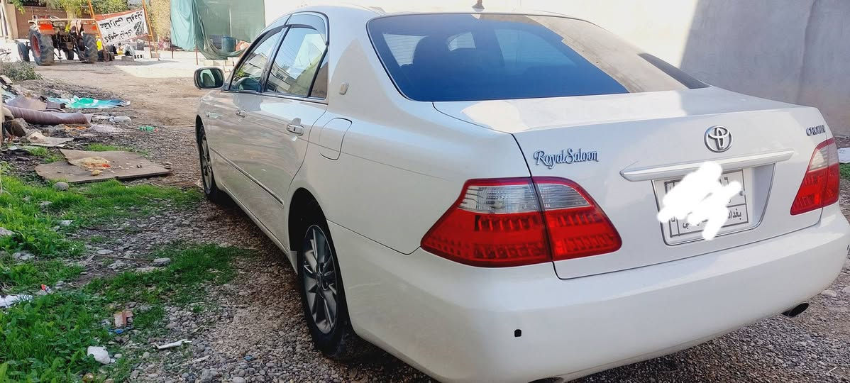 بەناویی خودا
شاهینەی ساغ 
2007ـــــ 182
گەورەبە  گەورە
بێ   بۆیاغ هەمووگیانی  وەک شووش وای بێ  شووخت و بێ   ڕەگلەو چاڵ و چۆڵی
سەیارەکە سفز سفرە  سەیارەی ماڵانە 
هەموو گیانی  بە شەرت 
لایتی  ناوچەیی کوێر 
سێ دووگمەی  پەردەی 
ساج مەلەکیی
سکوانی لکززە
چوارتایی  تازەی لە ژێرە
کۆشینەکانی هەمووی بەرگی گیراوە
دەشبول سەقفی وە  شووشەیە  
بێ  دووگەڵ و 
ماڵی  دوستەو  هەمووگیانی  بەشەرت
جامی  پێشەوەی درزێکی تێدایە
نوکی چاملۆغی  پێشەوە  شوێن ناولەپێ   بۆیاغی هەیە بەس مووشتەریت لە خزمەتت دام  لەگەڵتا دێم بۆ لای  10 فیتەر
***********
