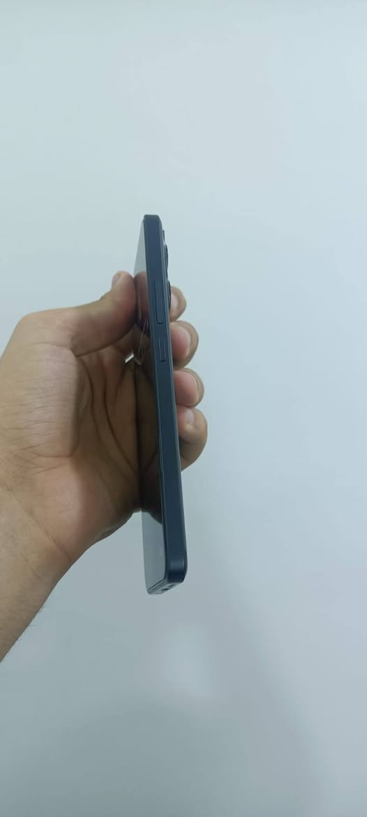 POCO X6 Pro

بوكو X6 برو

poco x6 pro

بوكو 6 برو

POCO X6Pro

مستعمل بنظافة عالية جدأ ((((البصرة)))) الجهاز مازال بحالة ممتازة مع كامل ملحقاته الاصلية الجهاز أداءه قوي جداً وسريع بالسعر مقابل المواصفات ويعتبر من افضل اجهزة الفئة

أبرز المواصفات ذاكرة 512GB ويا 12GB RAM شاشة AMOLED بحجم 6.67 انچ. تردد 12 لسلاسة ممتازة بالألعاب والاستخدام

معالج Dimensity 8300 Ultra قوي جداً للألعاب والأداء الثقيل. نظام تبريد ممتاز حتى ويه

الضغط كاميرا 64MP مع تصوير 4K

بطارية 5000mAh تدوم لفترة طويلة.

شحن سريع 67. بصمة سريعة داخل الشاشة. سماعات ستيريو بصوت قوي وواضح
السعر : 330 ألف دينار

الهاتف مناسب للألعاب والسوشال ميديا والاستخدام اليومي الثقيل بأداء سريع جداً وسعر

ممتاز مقارنة بالمواصفات


**إذا كنت صاحب هذا الإعلان وتريد حذفه لأي سبب، رجاءا أرسل رسالة إلى الدعم الفني**