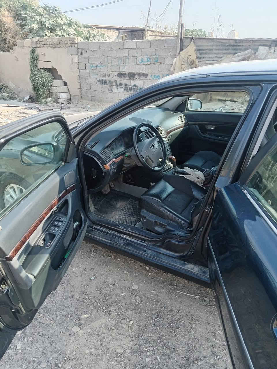 السلام عليكم سياره S80فولفو موديل 99 
سعر 65 سياره مقفوله رقم الهاتف *********** وا ***********
