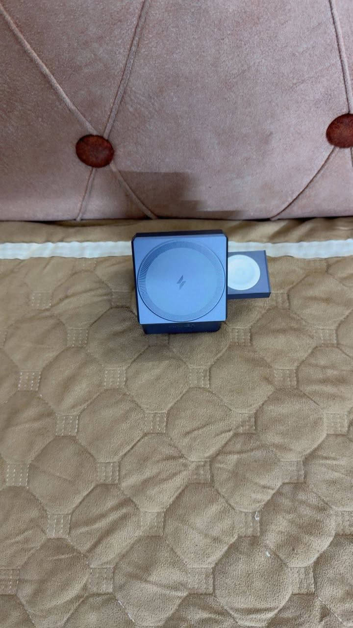 السلام عليكم
انكر 
قاعده شحن 3 في واحد 
تلفون وساعه وسماعه 
نضيفه كولش 
بدون ملحقات وحدهي فقط 
السعر :: 40 الف


**إذا كنت صاحب هذا الإعلان وتريد حذفه لأي سبب، رجاءا أرسل رسالة إلى الدعم الفني**